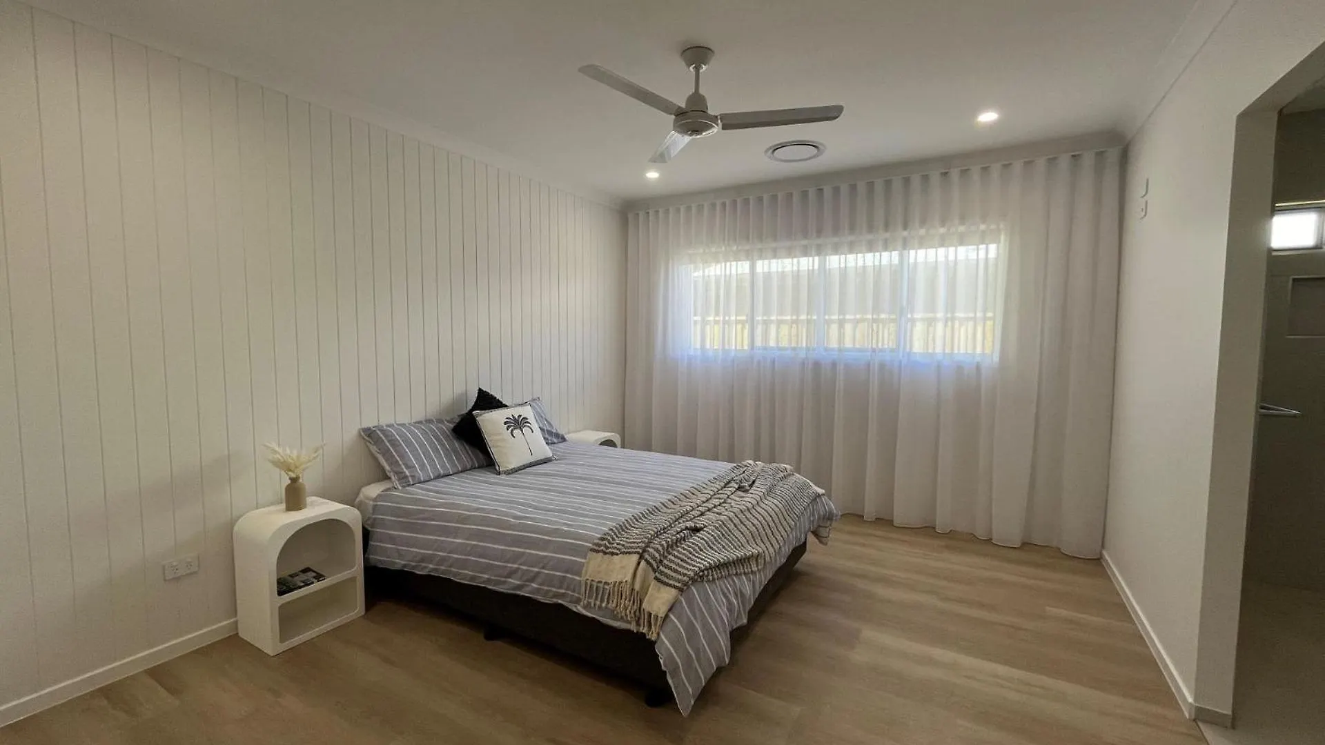 6 Yeri Drive - Rainbow Shores. Aircon. Pets Welcome. Walk To Beach 彩虹海滩 度假居