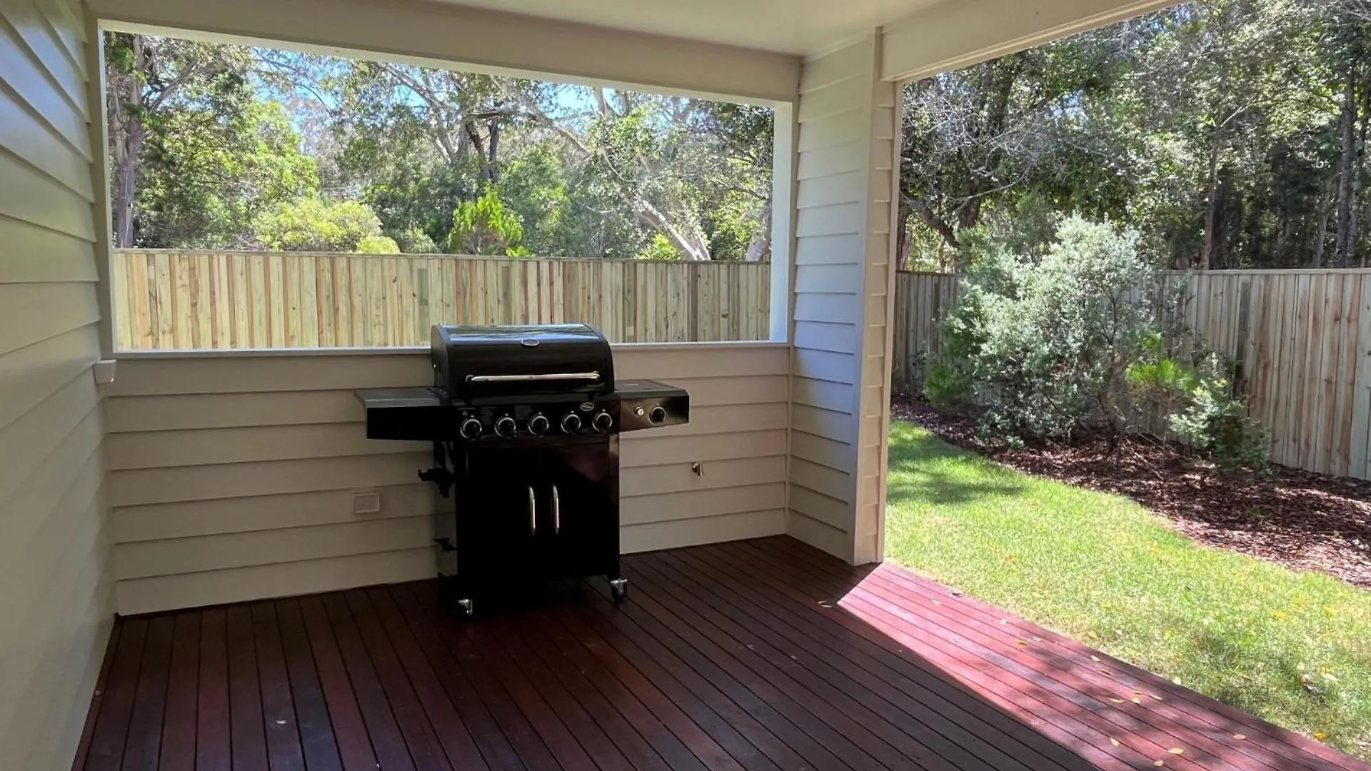 6 Yeri Drive - Rainbow Shores. Aircon. Pets Welcome. Walk To Beach Rainbow Beach Holiday home