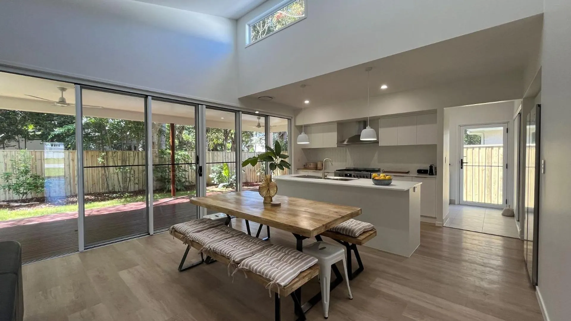 6 Yeri Drive - Rainbow Shores. Aircon. Pets Welcome. Walk To Beach Rainbow Beach
